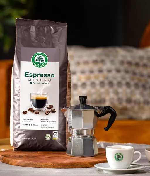 Kategoriebild für Espresso, Minero-Verpackung neben einer French Press und einer Espressotasse