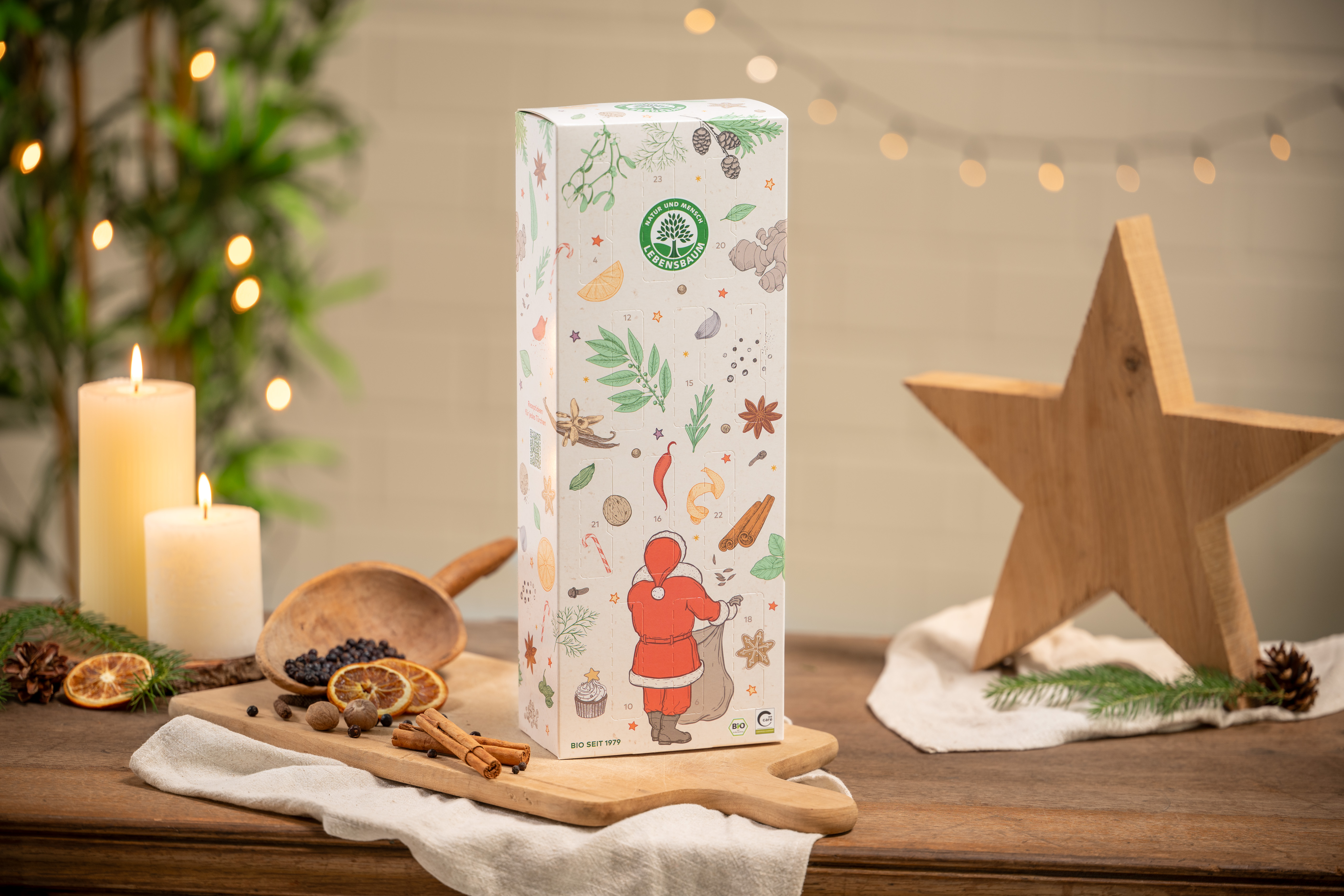 Adventskalender steht auf einem Tisch