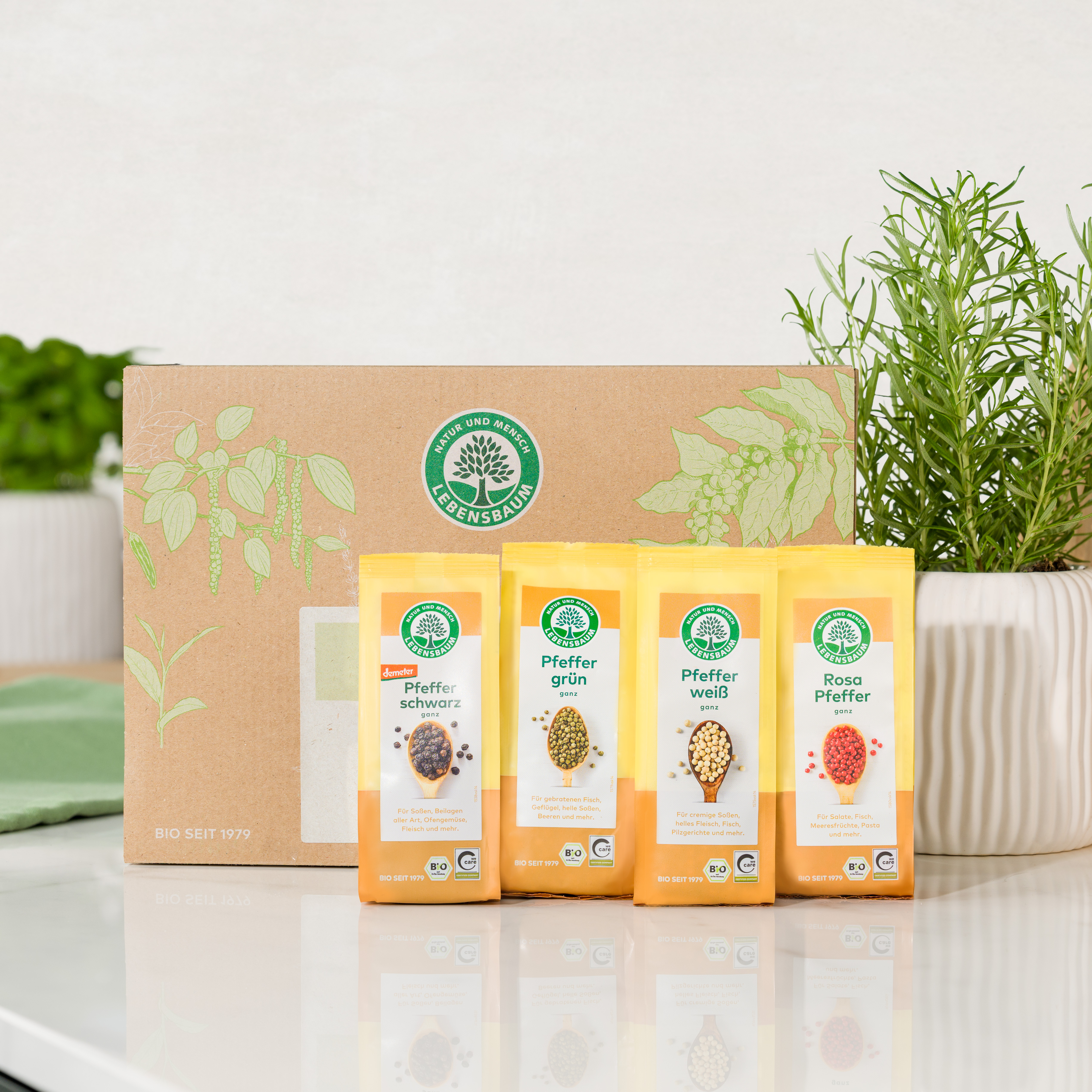 Bio Gewürz-Set Pfeffer Quartett mit Pfeffer schwarz ganz, Pfeffer grün ganz, Pfeffer weiß ganz & Pfeffer rosa ganz