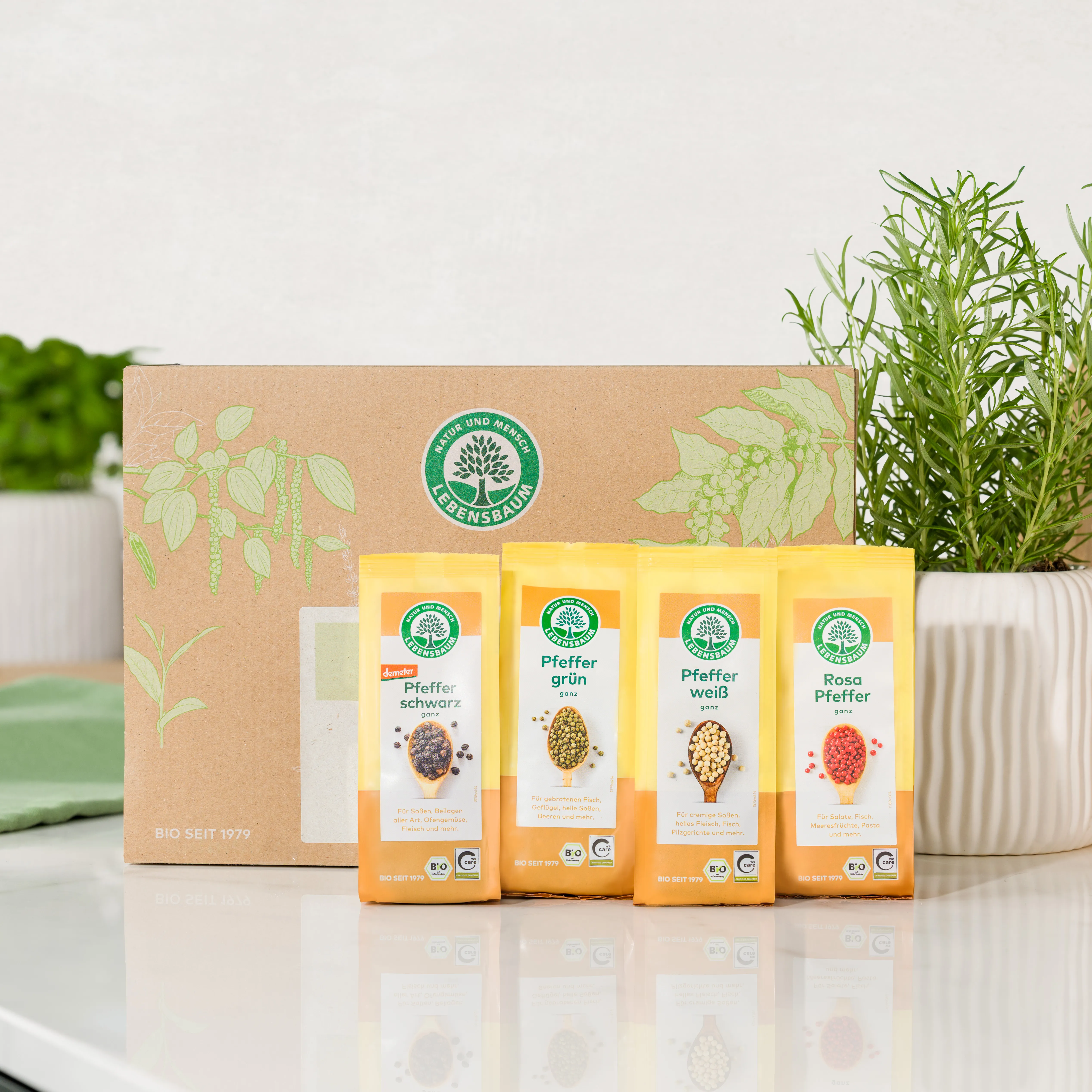 Bio Gewürz-Set Pfeffer Quartett mit Pfeffer schwarz ganz, Pfeffer grün ganz, Pfeffer weiß ganz & Pfeffer rosa ganz