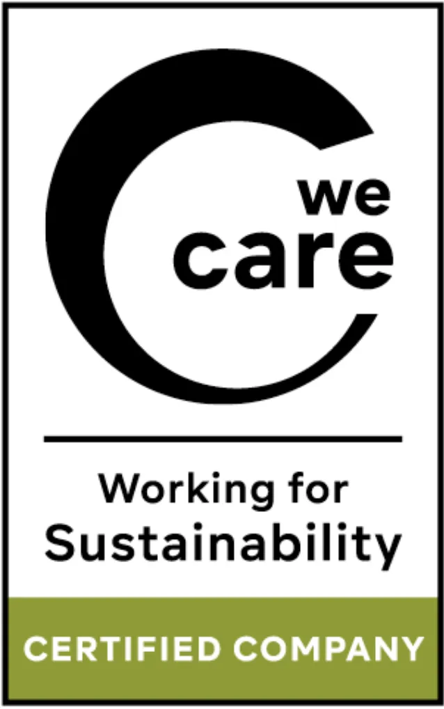 Zertifizierungssiegel "we care - Working for Sustainability" mit schwarzem C-Logo und grünem Balken für nachhaltige Unternehmensstandards
