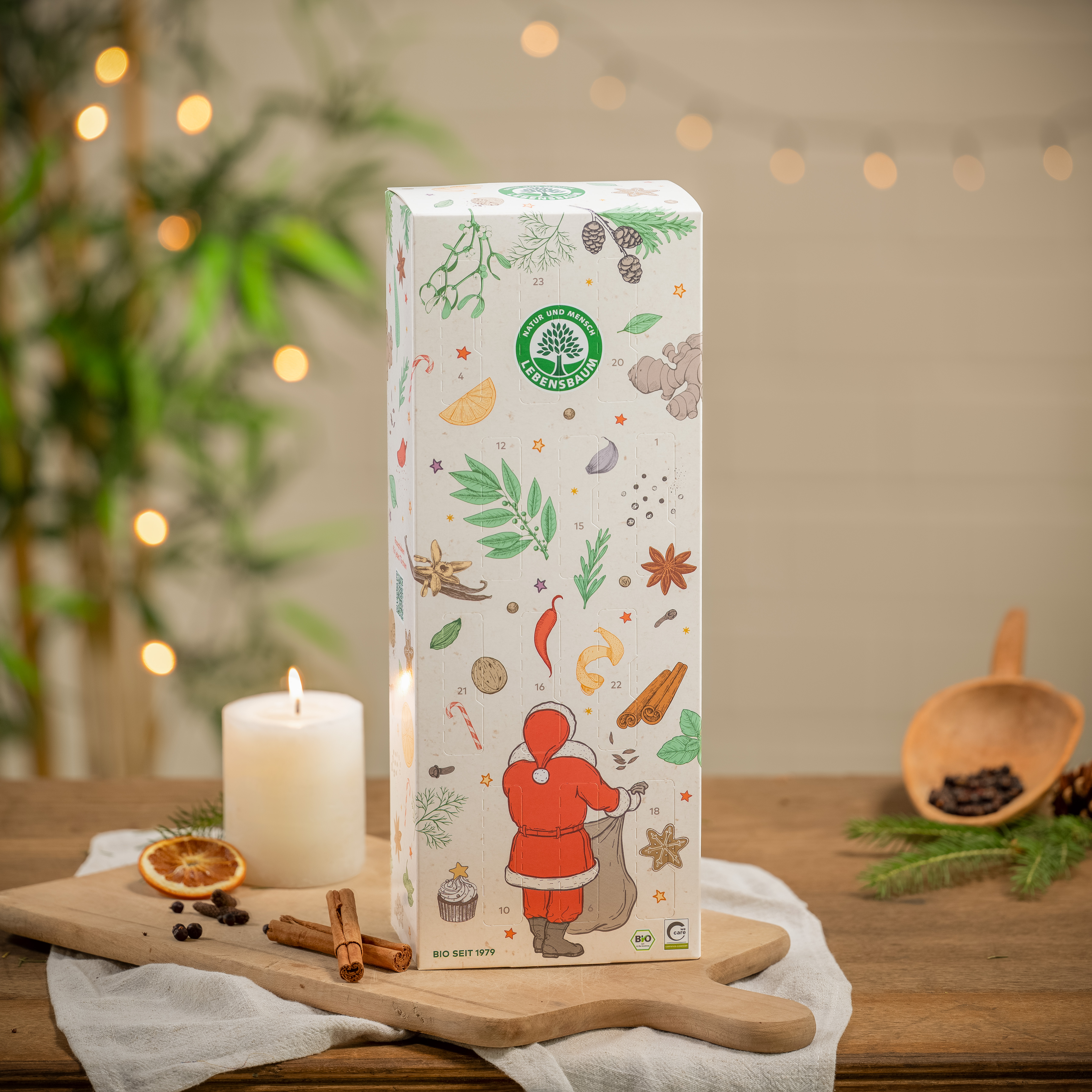 Adventskalender steht auf einem Tisch